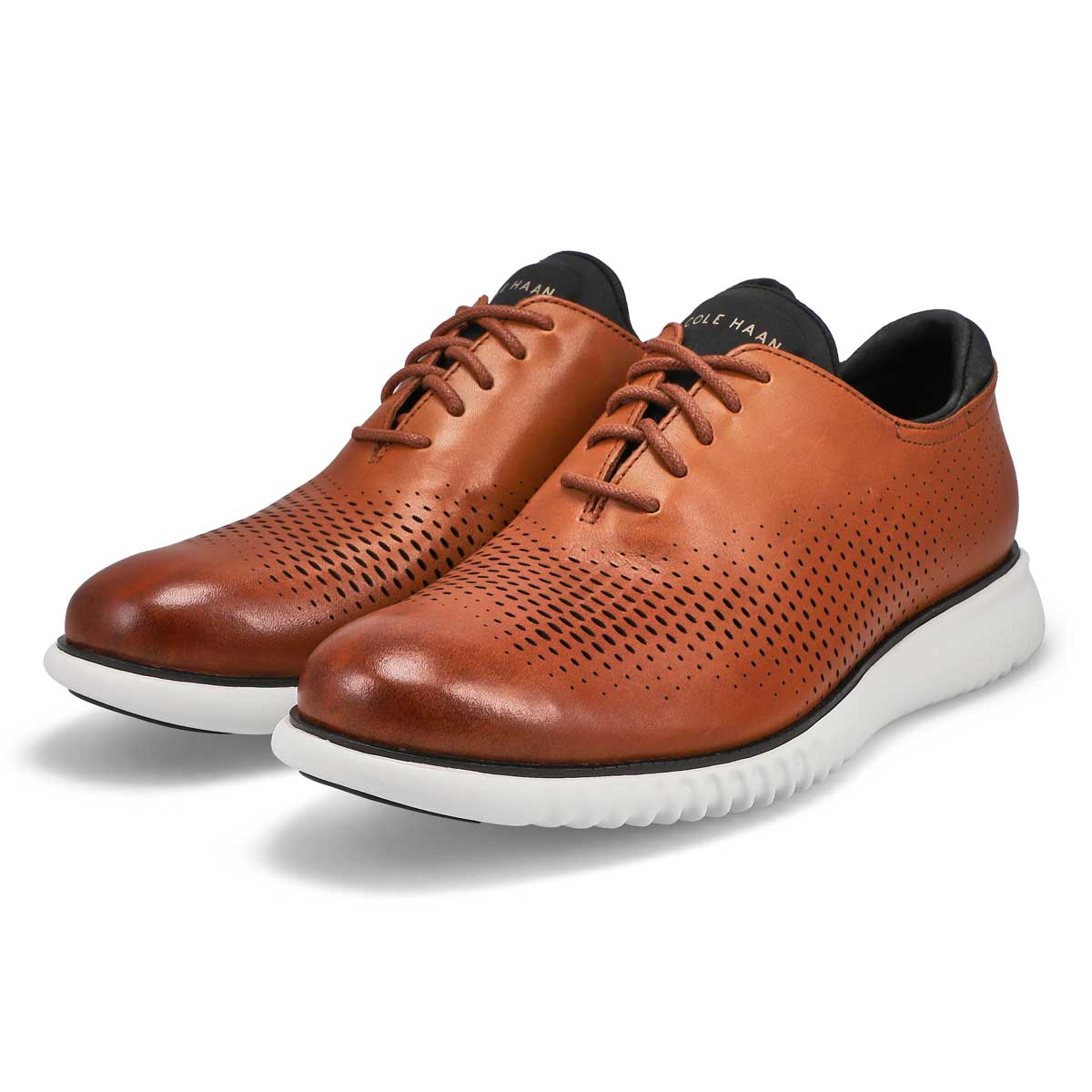 39655-zero-grand-laser-wingtip-men-1.jpg